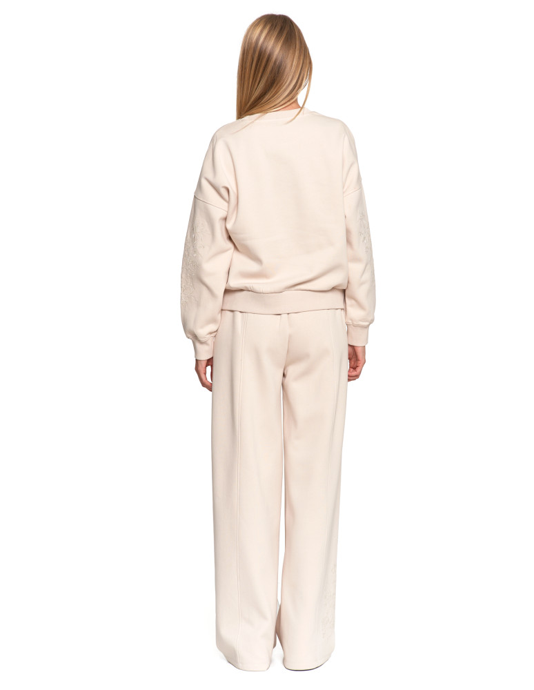 Bluzy - Bluza dresowa damska ocieplana luźna z haftowanymi rękawami KREMOWY - produkt moraj.pl 3