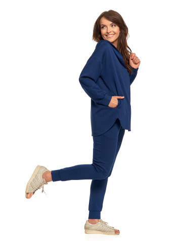 Bluzy - Damska bluza oversize z kapturem i dekoltem w serek GRANATOWY - produkt 10
